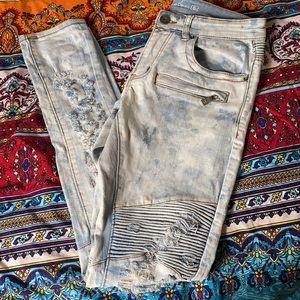 Men’s skinny jeans. 28. Crysp Denim.